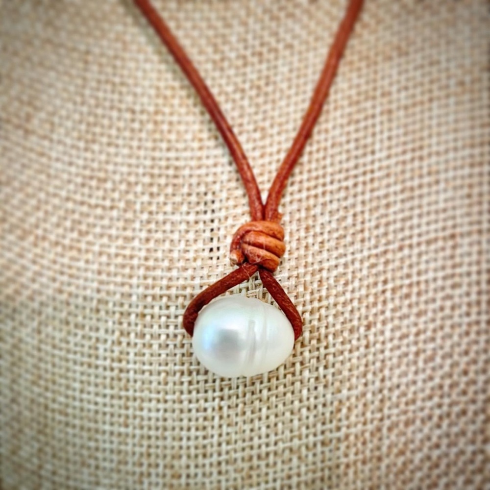 NEW Leather Freshwater Rice Pearl Necklace